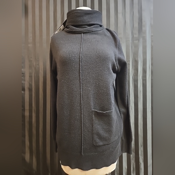 Renuar Women's XS Loose Turtleneck Long Sleeve Sweater With Front Pocket Black